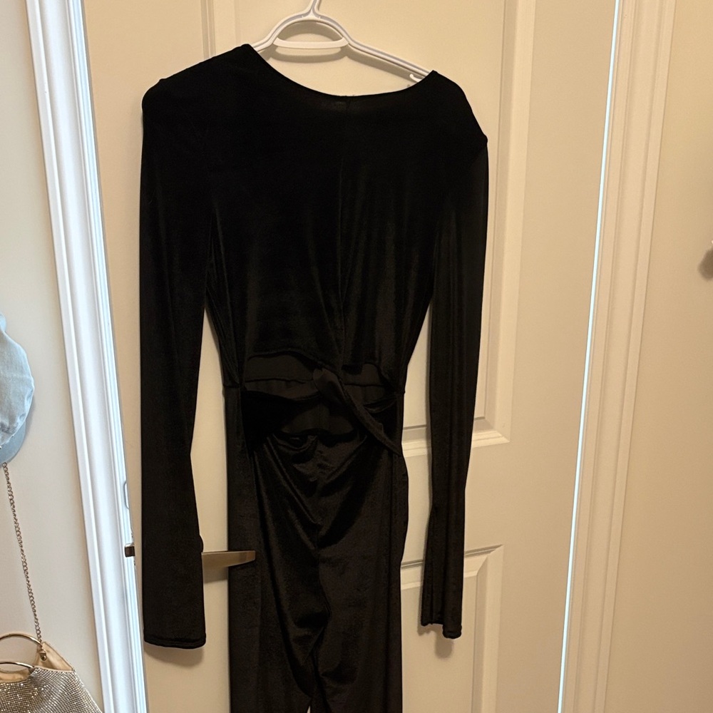 2/30$ PrettyLittleThing Black Long Sleeve Twist-Back jumpsuit
